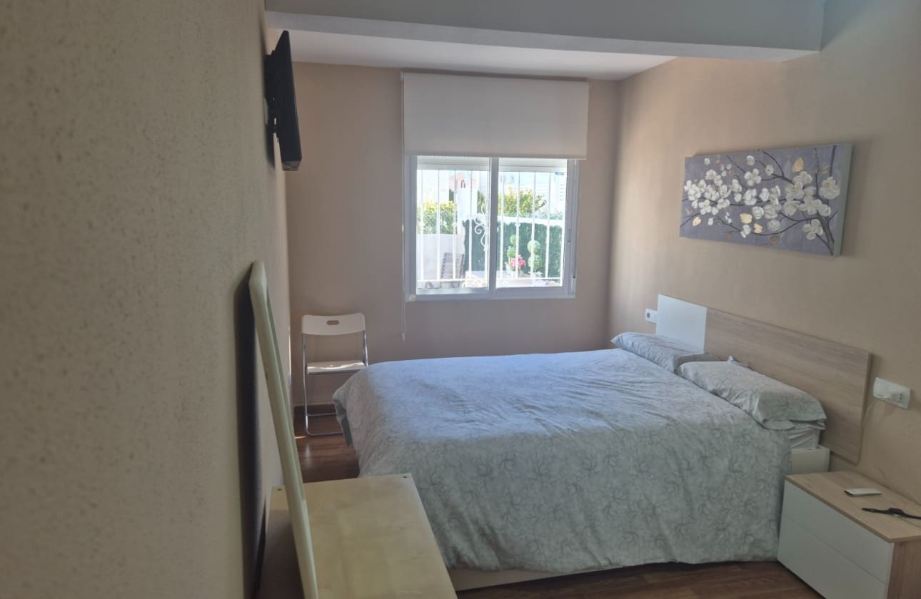 3 quarto Bungalow para venda em Torrevieja com garagem - 199 800 € (Ref: 9771027)