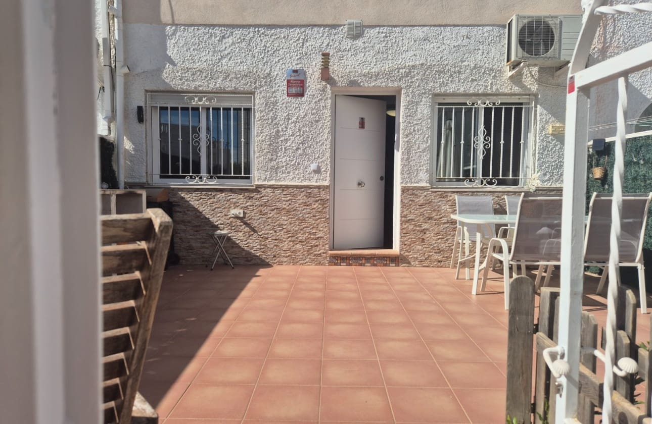 3 quarto Bungalow para venda em Torrevieja com garagem - 199 800 € (Ref: 9771027)