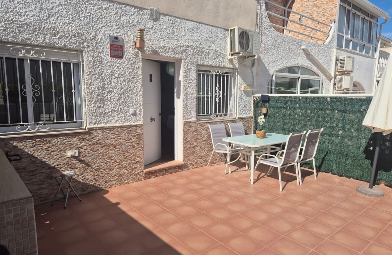3 quarto Bungalow para venda em Torrevieja com garagem - 199 800 € (Ref: 9771027)