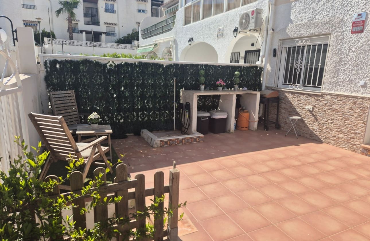 3 quarto Bungalow para venda em Torrevieja com garagem - 199 800 € (Ref: 9771027)