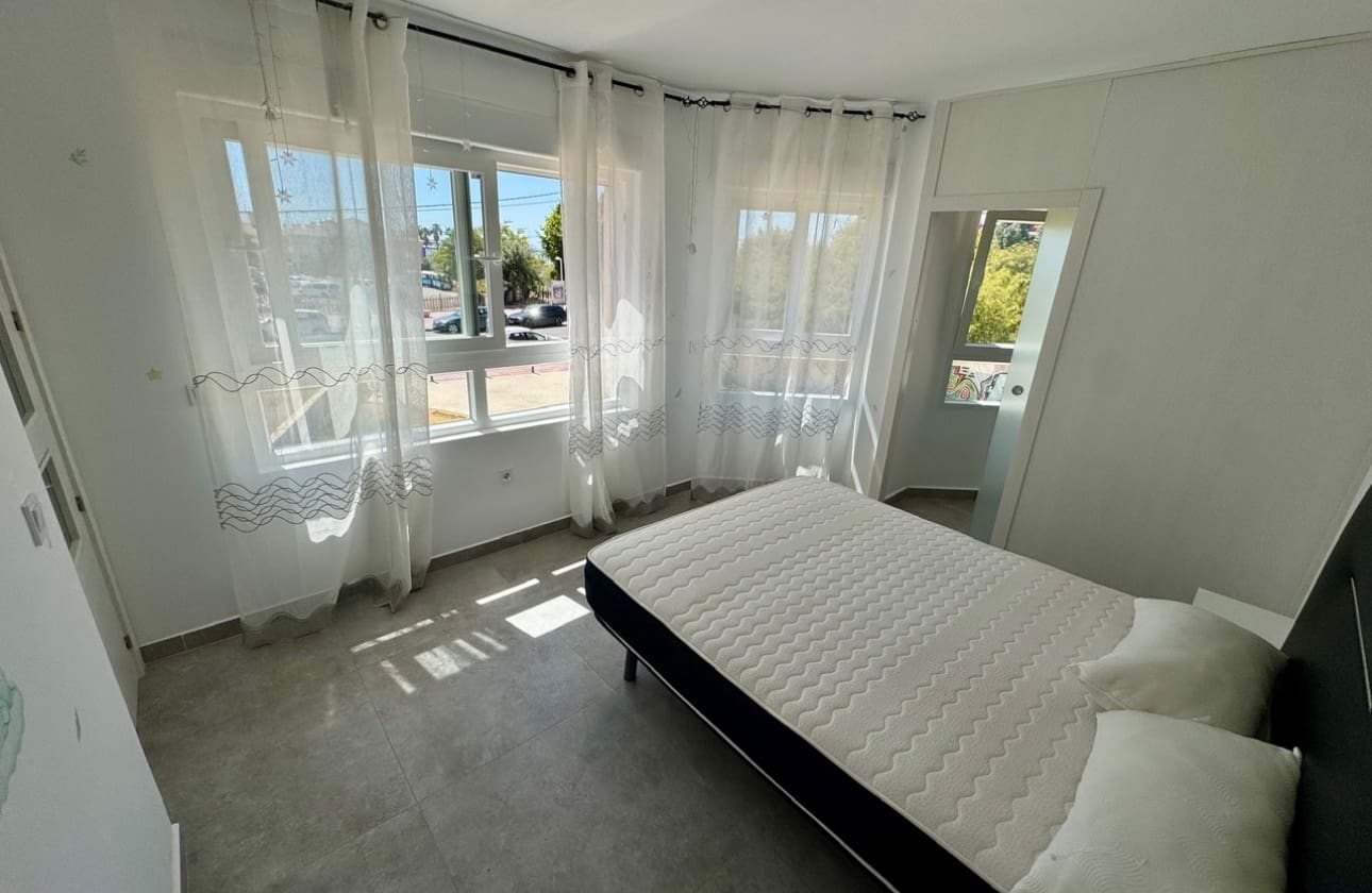 2 soveværelse Lejlighed til salg i Torrevieja - € 194.500 (Ref: 9777269)