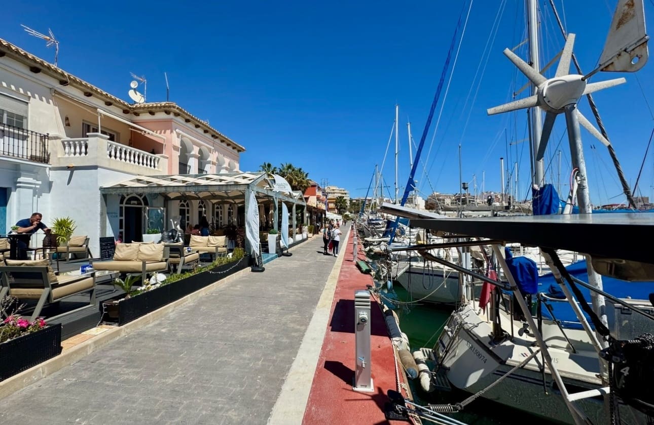 2 soveværelse Lejlighed til salg i Torrevieja - € 194.500 (Ref: 9777269)