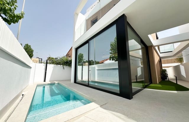 3 soverom Villa til salgs i Torre de la Horadada, Pilar de la Horadada med svømmebasseng - € 589 000 (Ref: 9778678)