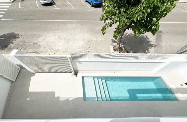 3 bedroom Villa for sale in Torre de la Horadada, Pilar de la Horadada - € 589,000 (Ref: 9778693)