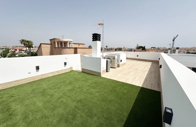 3 bedroom Villa for sale in Torre de la Horadada, Pilar de la Horadada - € 589,000 (Ref: 9778693)