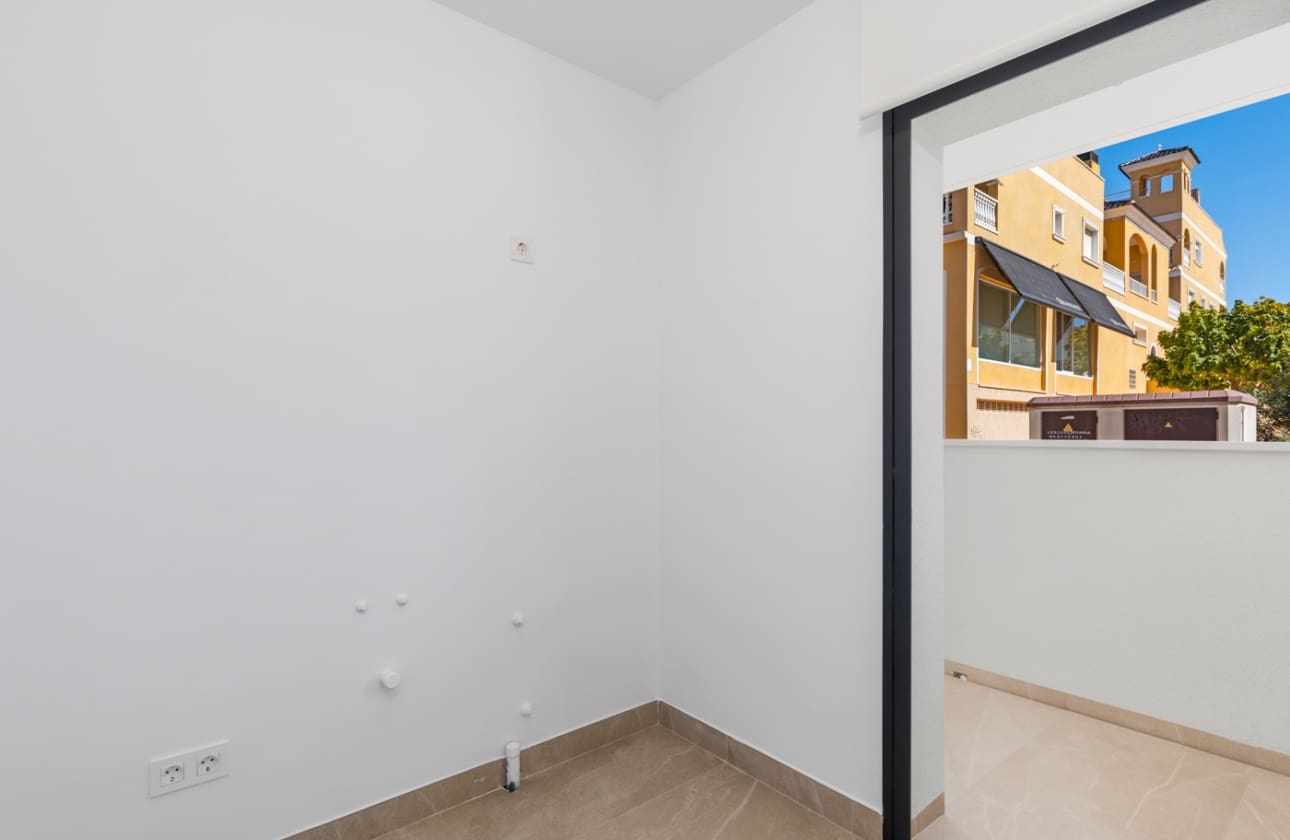 2 sypialnia Penthouse na sprzedaż w Benijofar z basenem - 421 000 € (Ref: 9795112)