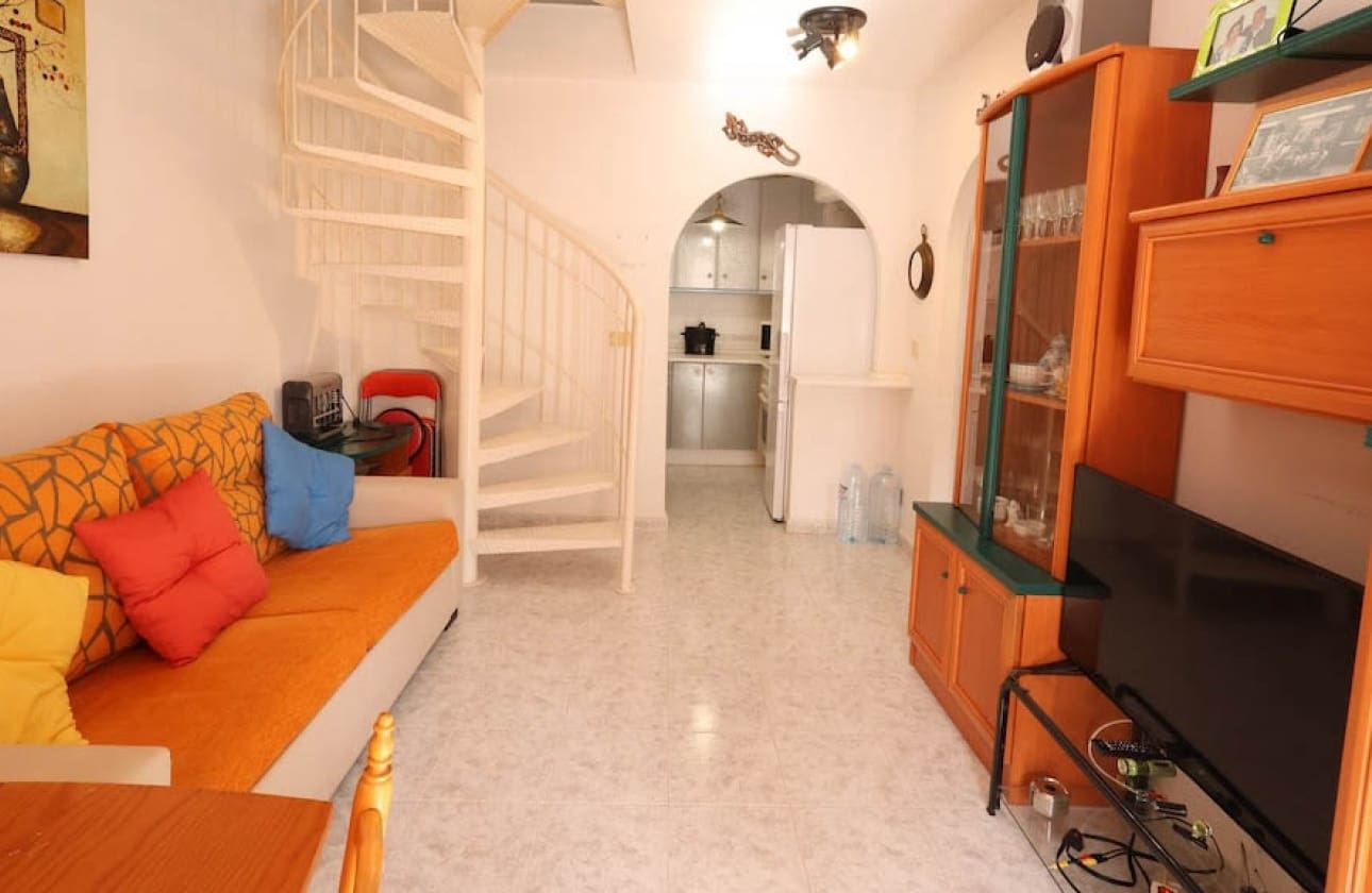 2 soverom Bungalow til salgs i Playa Flamenca med svømmebasseng - € 147 000 (Ref: 9795114)