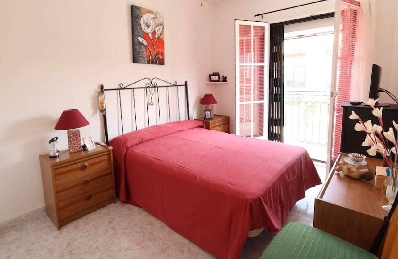 2 soverom Bungalow til salgs i Playa Flamenca med svømmebasseng - € 147 000 (Ref: 9795114)