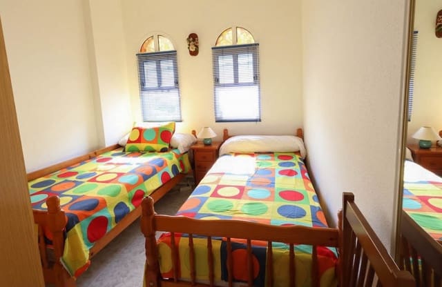 2 quarto Bungalow para venda em Playa Flamenca, Orihuela com piscina - 147 000 € (Ref: 9795114)