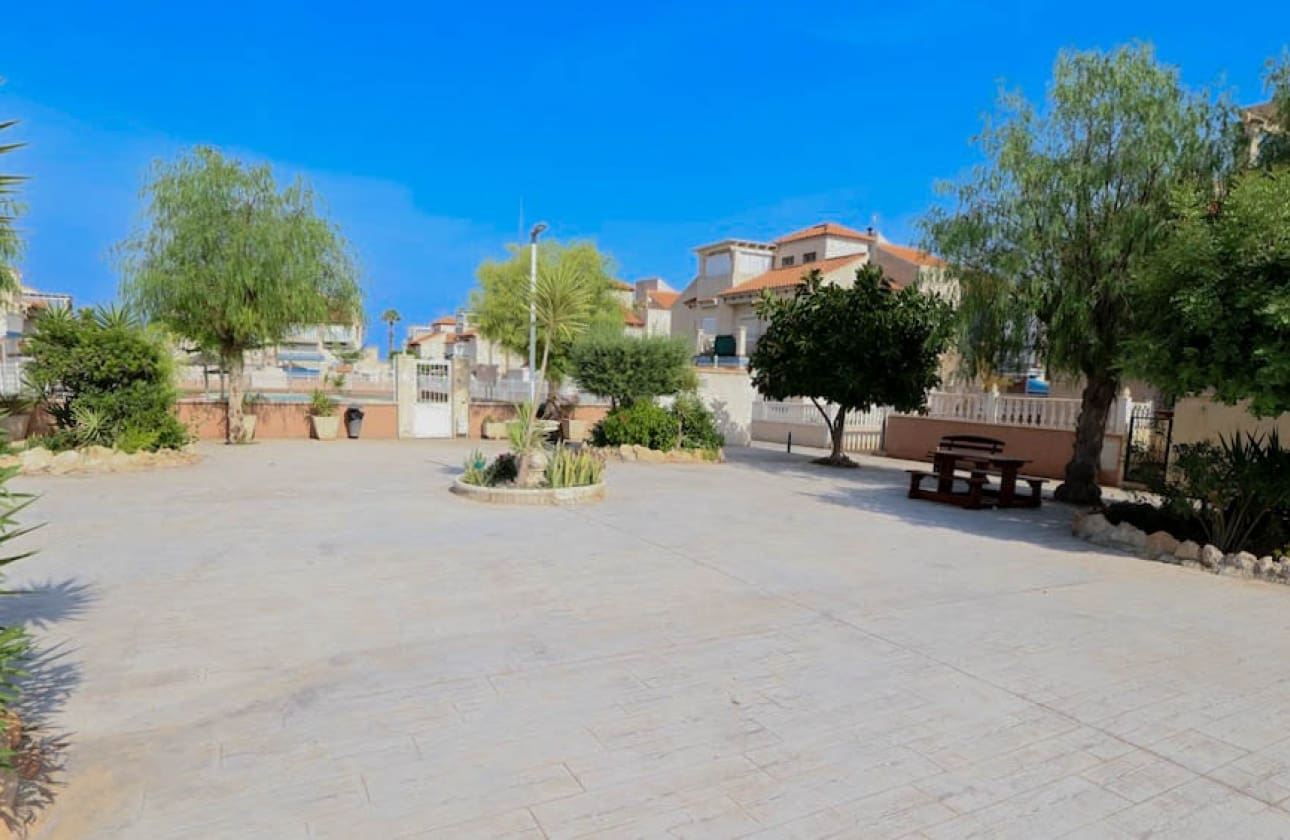 2 soverom Bungalow til salgs i Playa Flamenca med svømmebasseng - € 147 000 (Ref: 9795114)