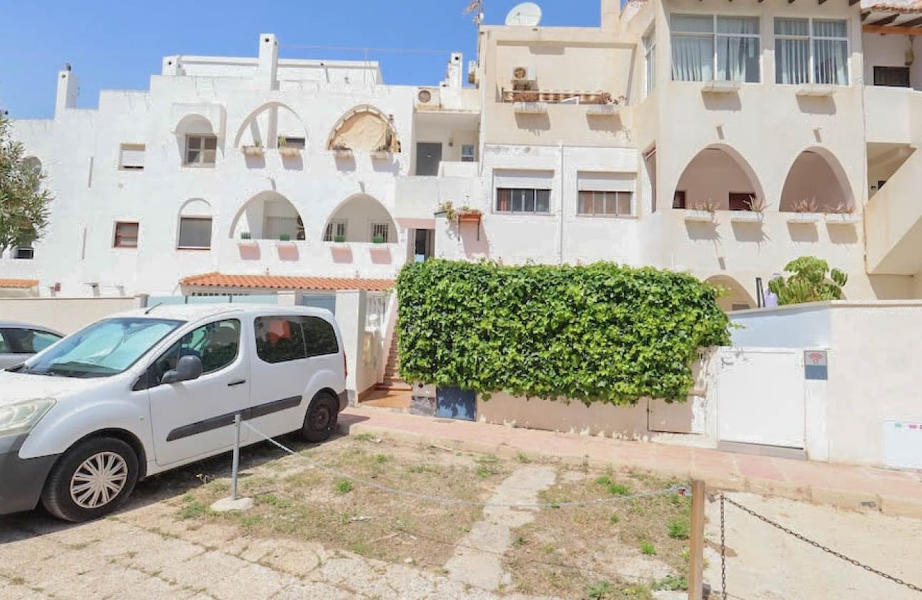 2 bedroom Bungalow for sale in La Zenia - € 185,000 (Ref: 9795115)