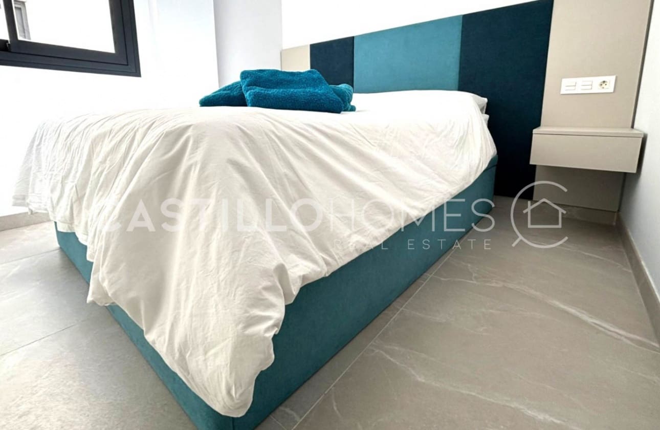 3 Zimmer Penthouse zu verkaufen in Torrevieja mit Pool - 399.000 € (Ref: 9795120)