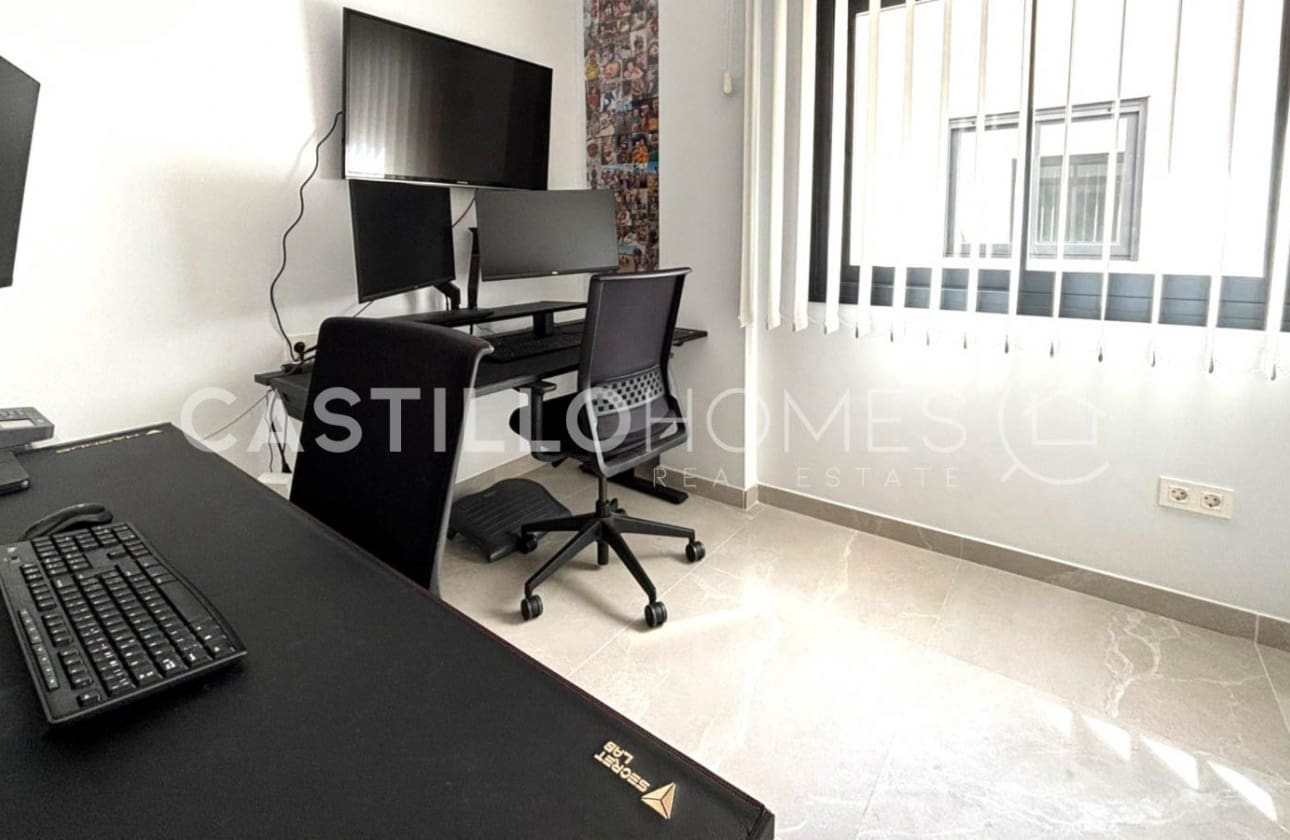 3 Zimmer Penthouse zu verkaufen in Torrevieja mit Pool - 399.000 € (Ref: 9795120)