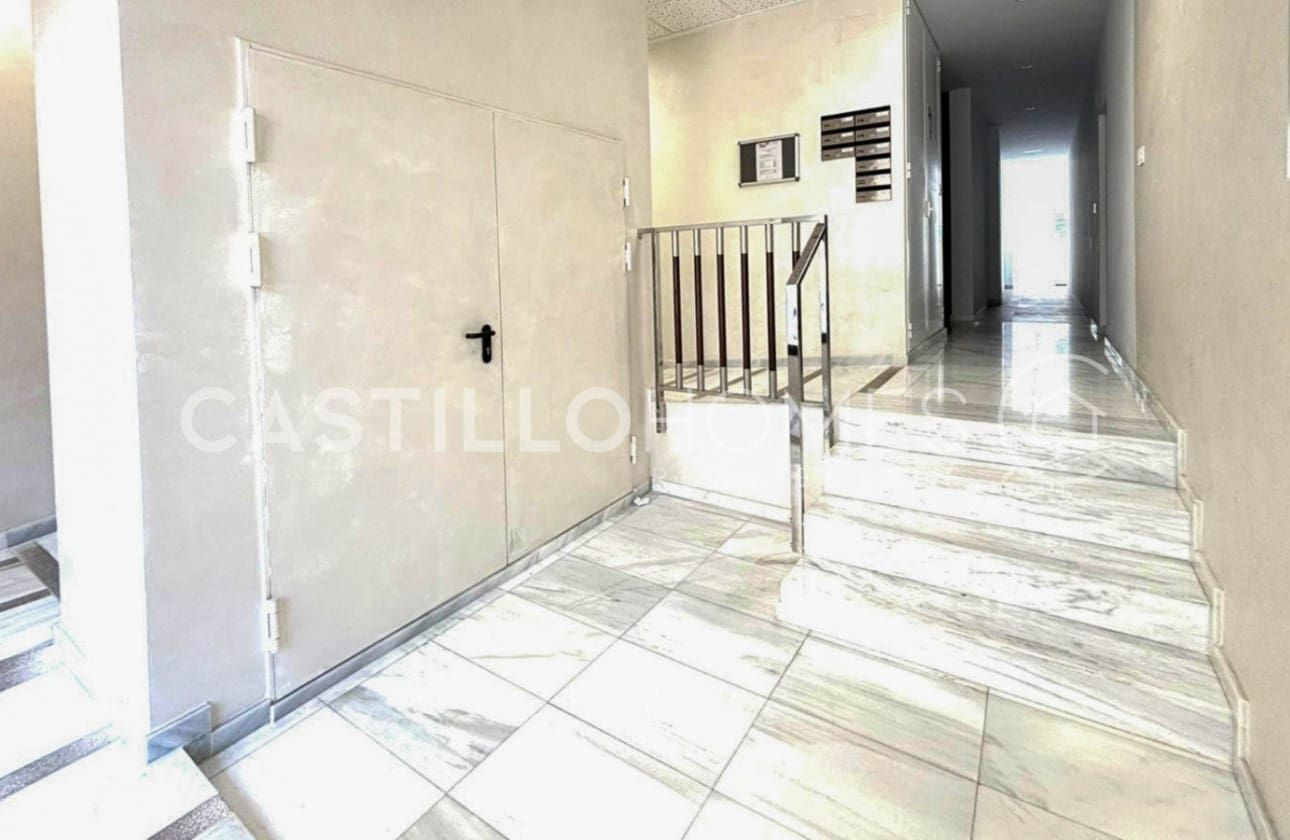 3 Zimmer Penthouse zu verkaufen in Torrevieja mit Pool - 399.000 € (Ref: 9795120)