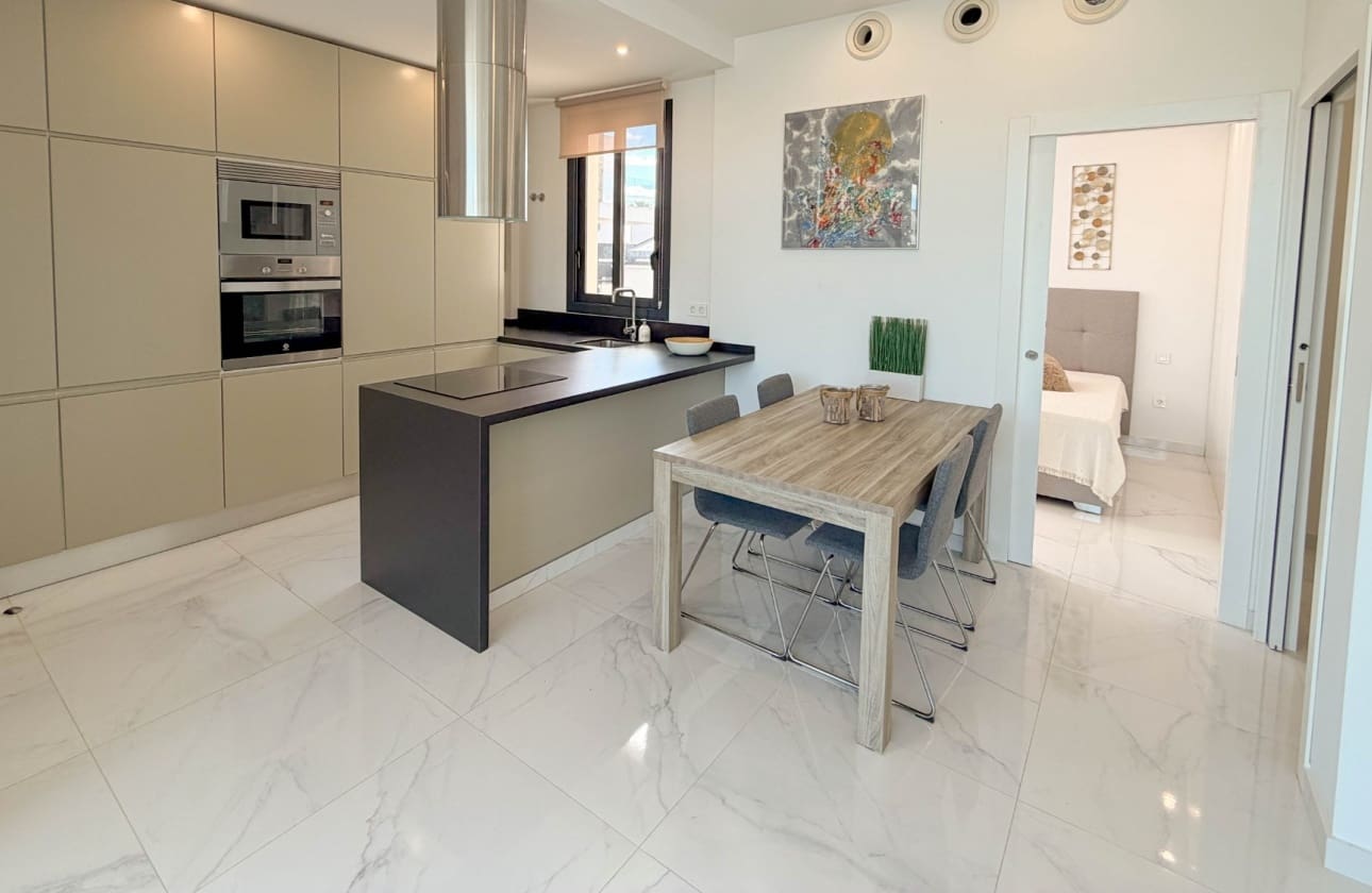 3 sypialnia Dom na sprzedaż w Ciudad Quesada z basenem - 399 900 € (Ref: 9795121)