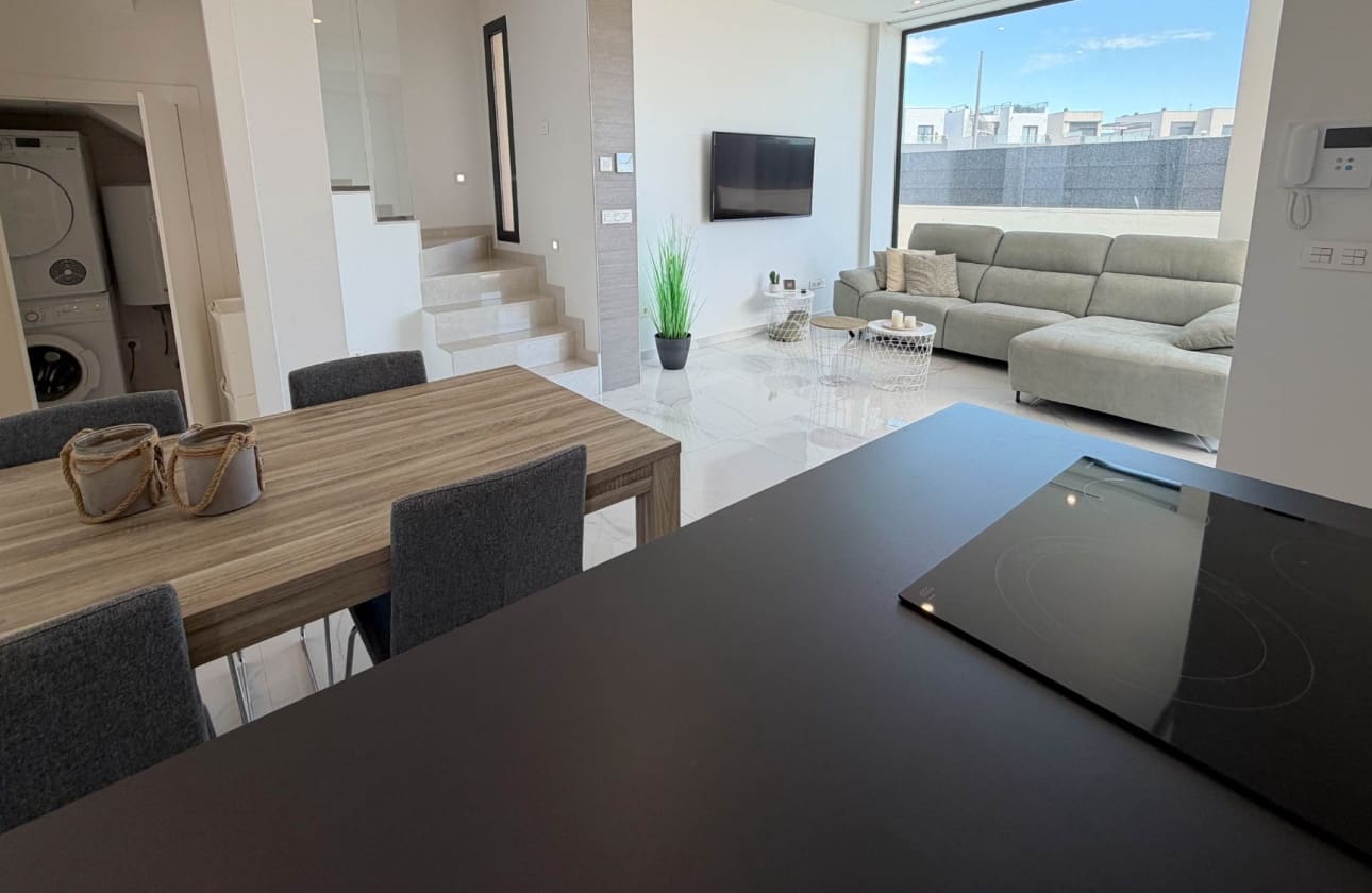 3 sypialnia Dom na sprzedaż w Ciudad Quesada z basenem - 399 900 € (Ref: 9795121)