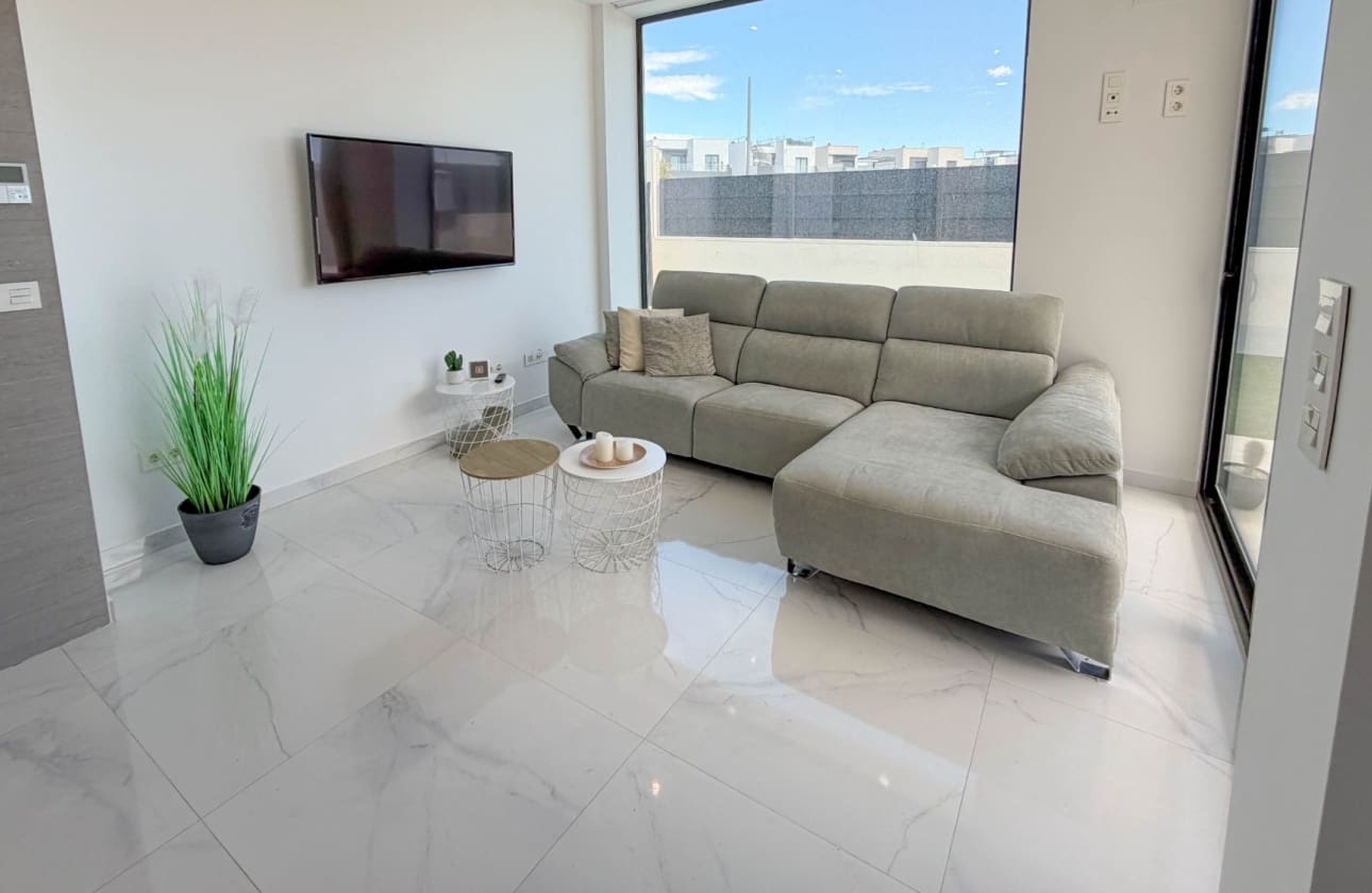 3 sypialnia Dom na sprzedaż w Ciudad Quesada z basenem - 399 900 € (Ref: 9795121)