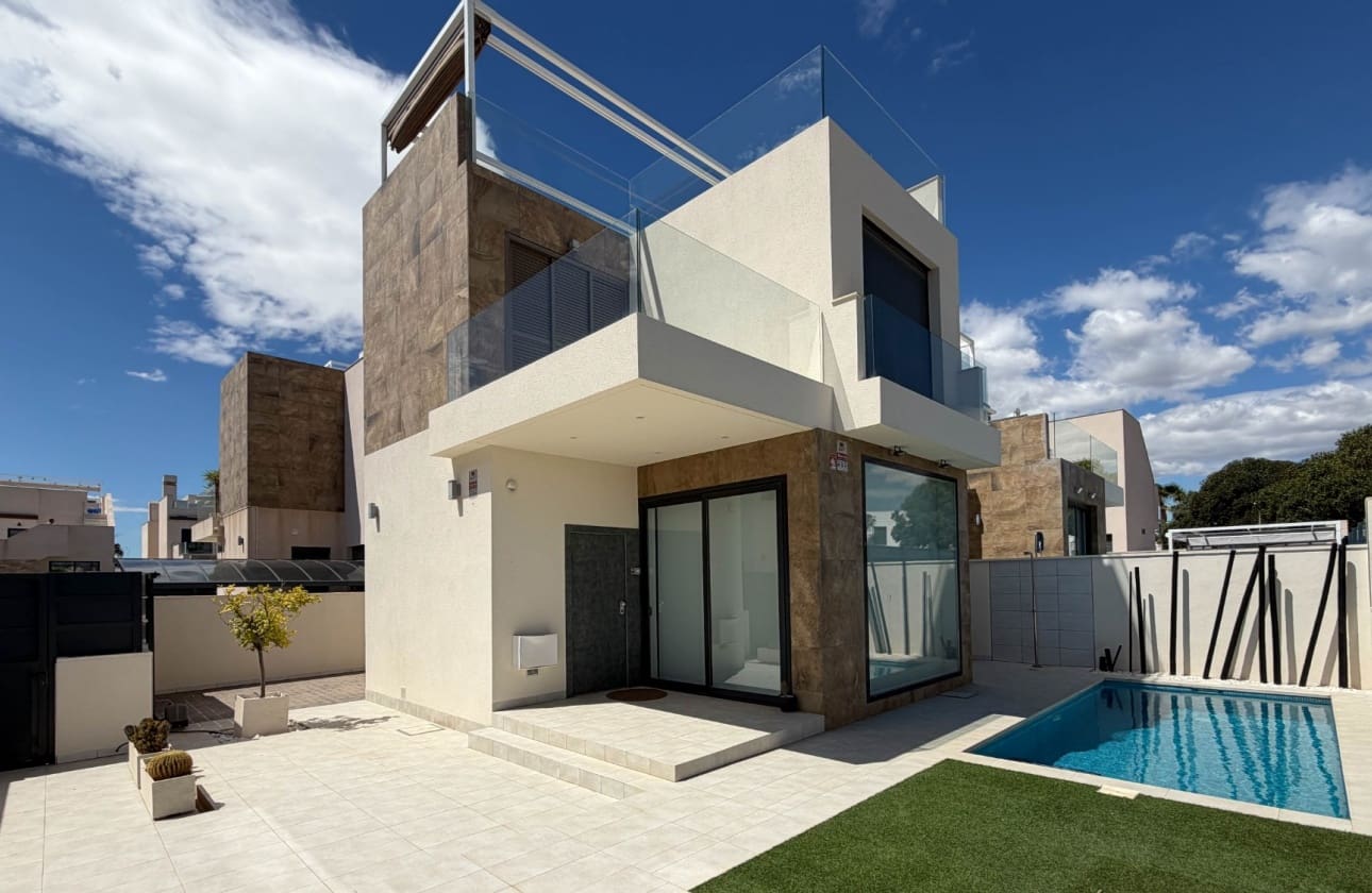 3 sypialnia Dom na sprzedaż w Ciudad Quesada z basenem - 399 900 € (Ref: 9795121)