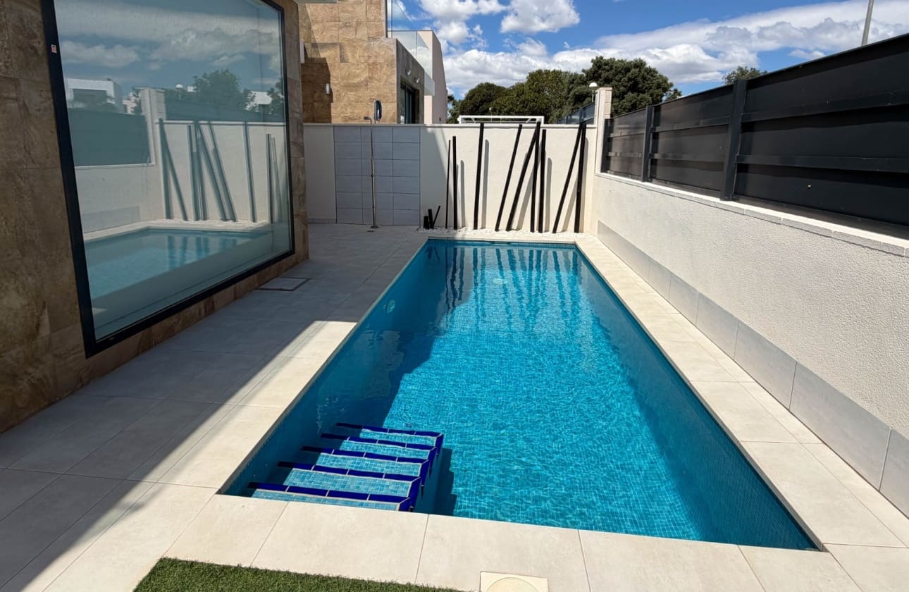 3 sypialnia Dom na sprzedaż w Ciudad Quesada z basenem - 399 900 € (Ref: 9795121)