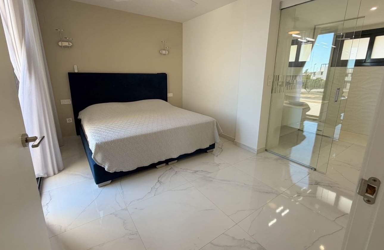 3 sypialnia Dom na sprzedaż w Ciudad Quesada z basenem - 399 900 € (Ref: 9795121)