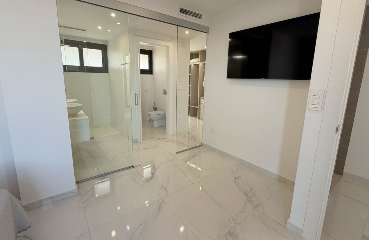 3 sypialnia Dom na sprzedaż w Ciudad Quesada z basenem - 399 900 € (Ref: 9795121)