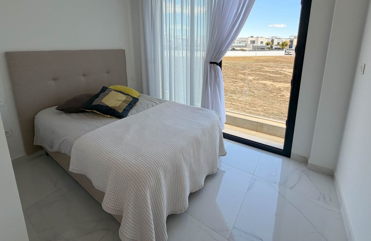 3 sypialnia Dom na sprzedaż w Ciudad Quesada z basenem - 399 900 € (Ref: 9795121)