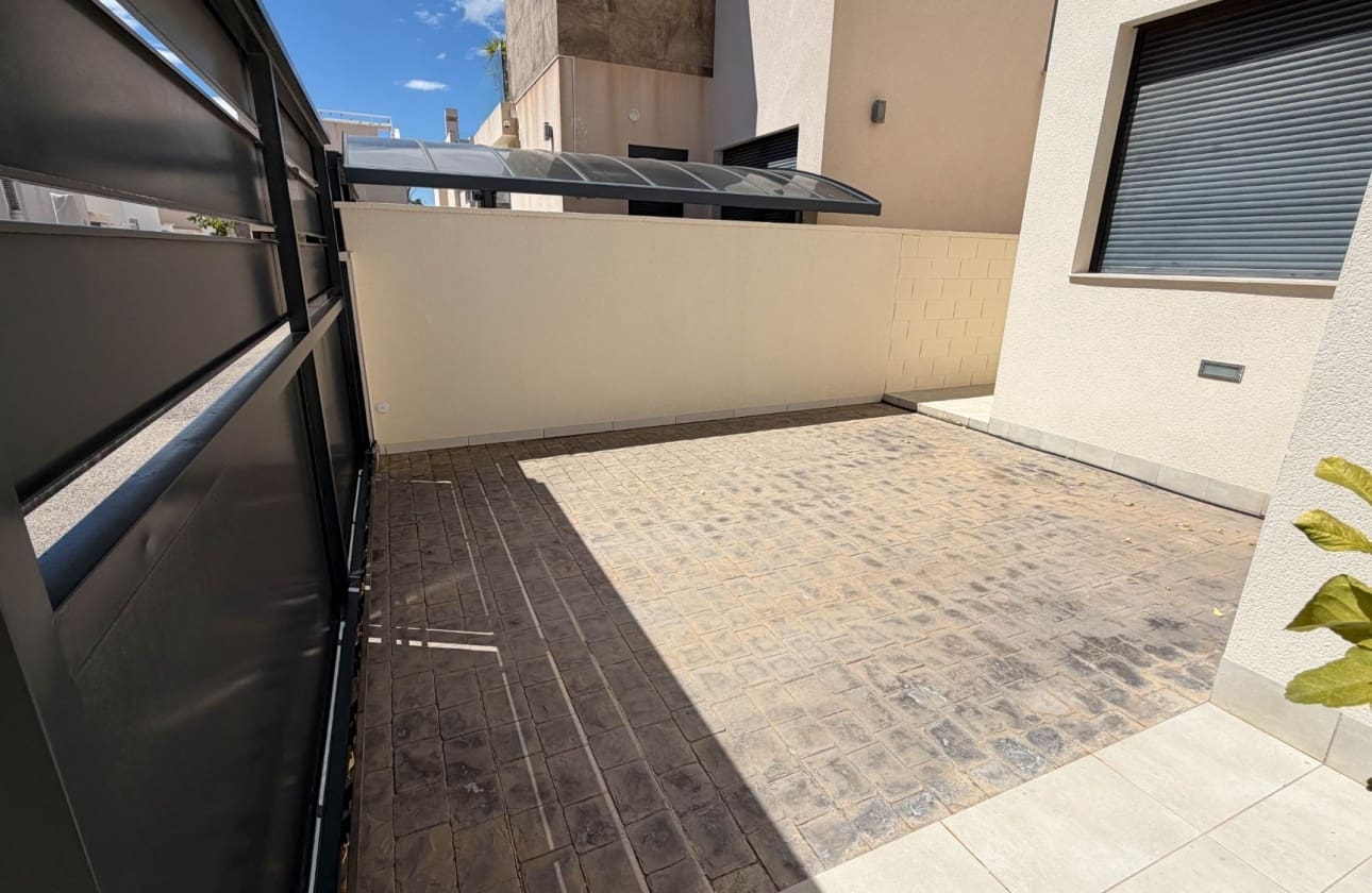 3 sypialnia Dom na sprzedaż w Ciudad Quesada z basenem - 399 900 € (Ref: 9795121)