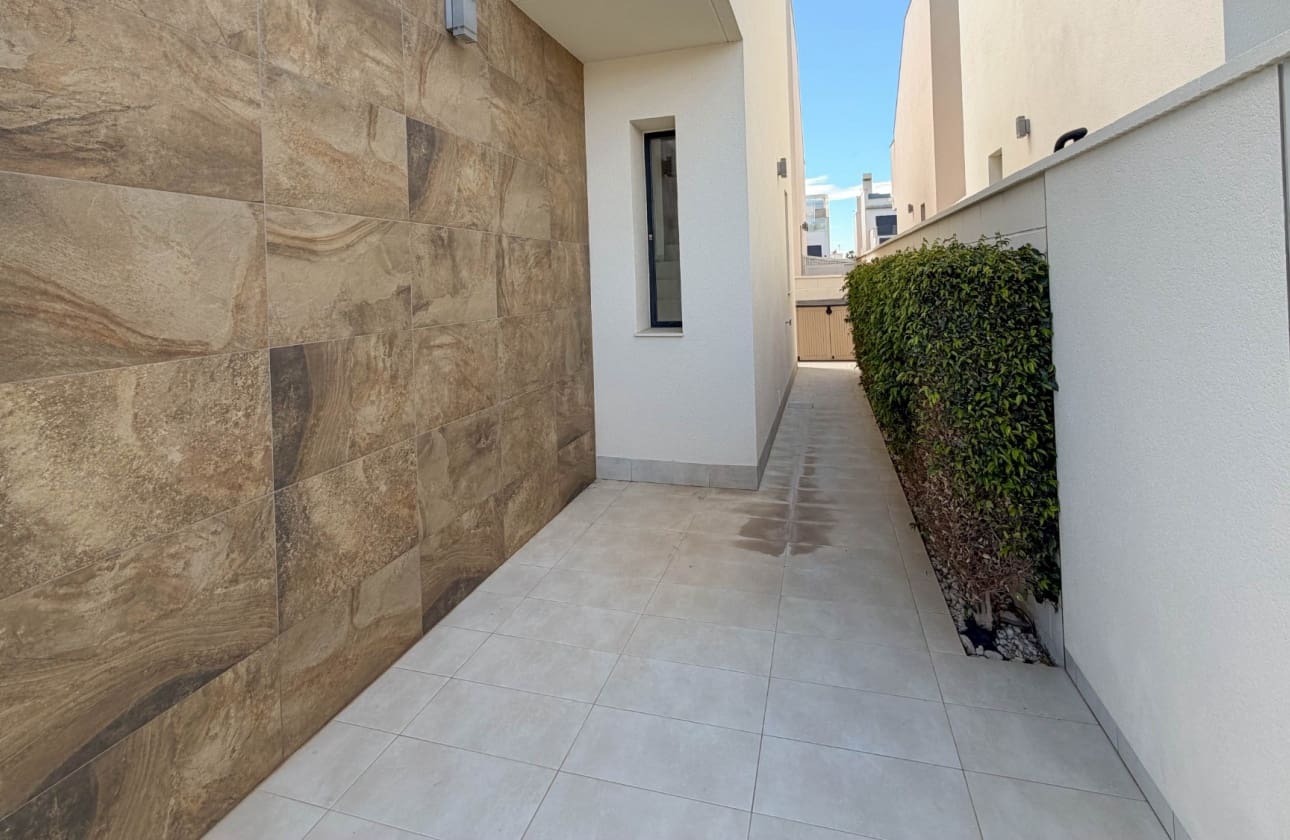 3 sypialnia Dom na sprzedaż w Ciudad Quesada z basenem - 399 900 € (Ref: 9795121)