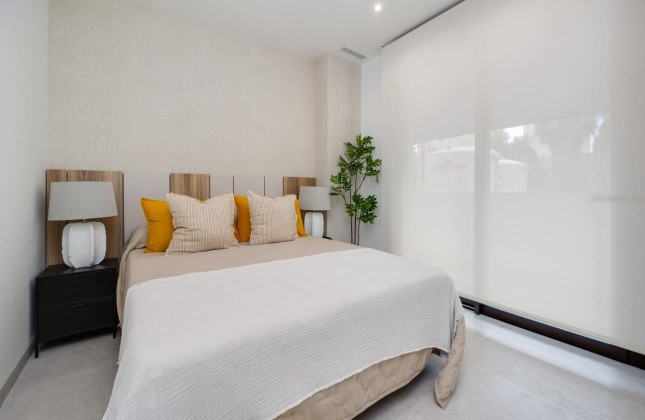 2 quarto Penthouse para venda em Guardamar del Segura com piscina - 445 000 € (Ref: 9795124)