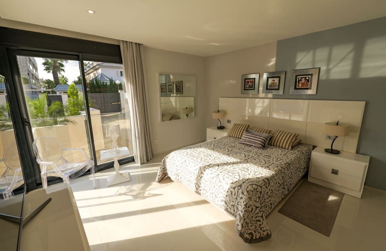 3 camera da letto Villa in vendita in Torrevieja - 1.630.000 € (Rif: 9795129)