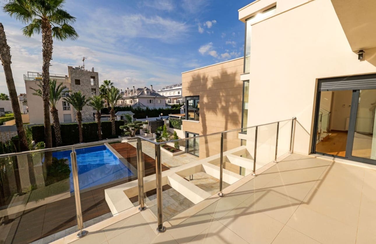 3 camera da letto Villa in vendita in Torrevieja - 1.630.000 € (Rif: 9795129)