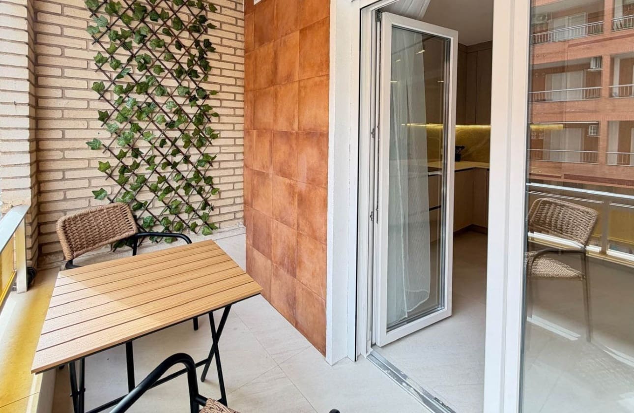 4 slaapkamer Appartement te koop in Torrevieja - € 277.000 (Ref: 9795133)