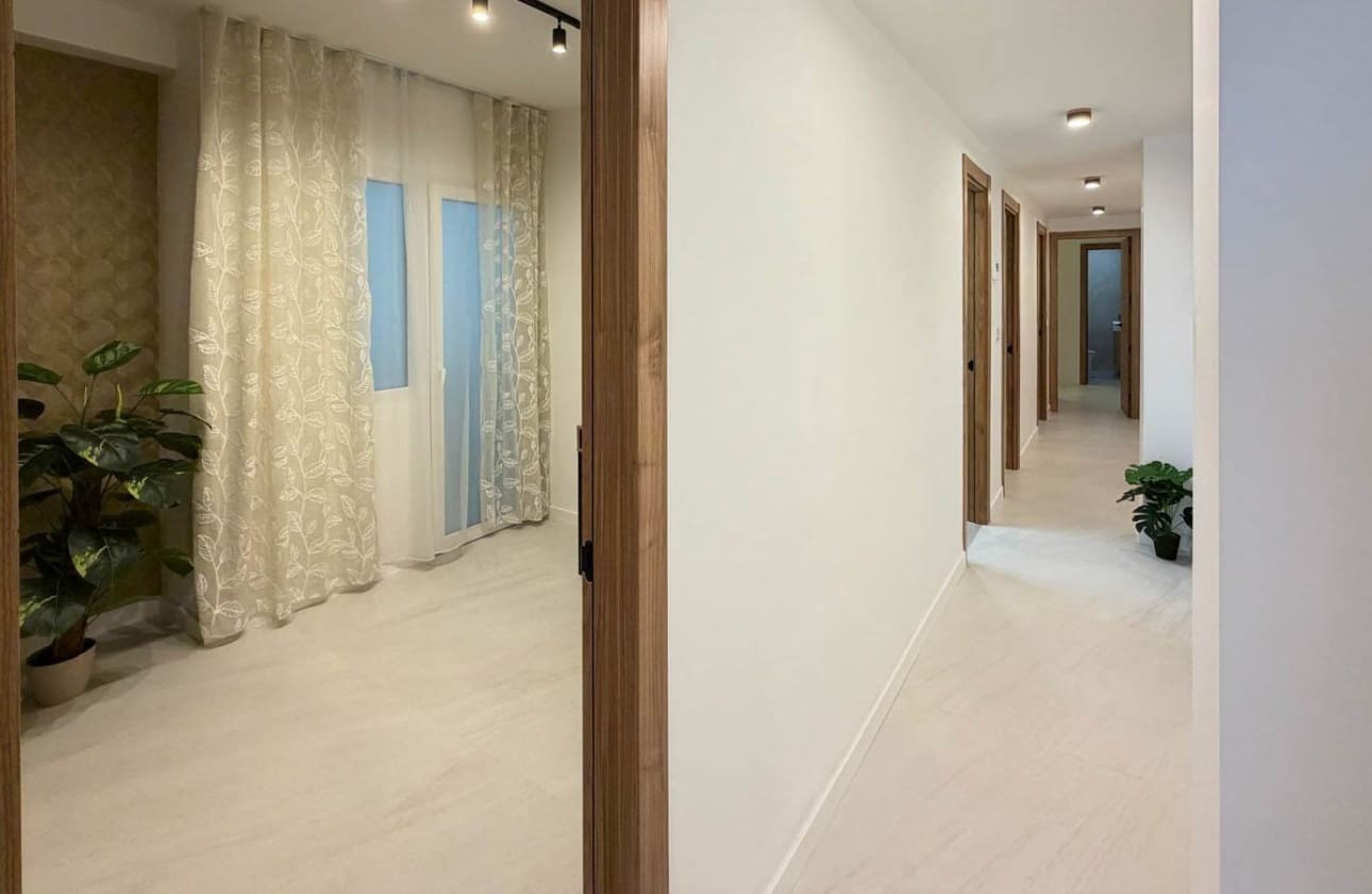 4 slaapkamer Appartement te koop in Torrevieja - € 277.000 (Ref: 9795133)