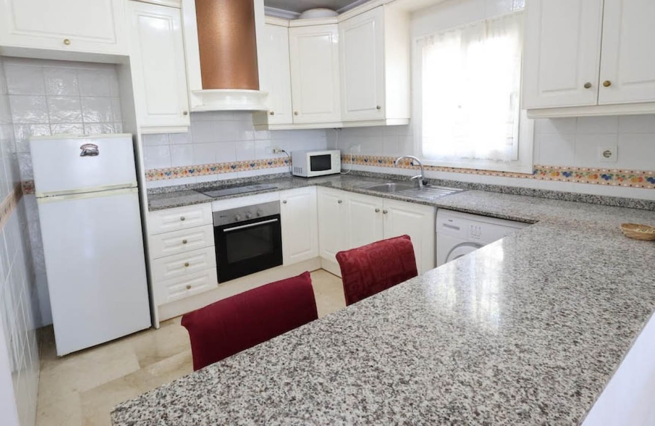 2 soveværelse Lejlighed til salg i Playa Flamenca med swimmingpool - € 179.000 (Ref: 9795135)