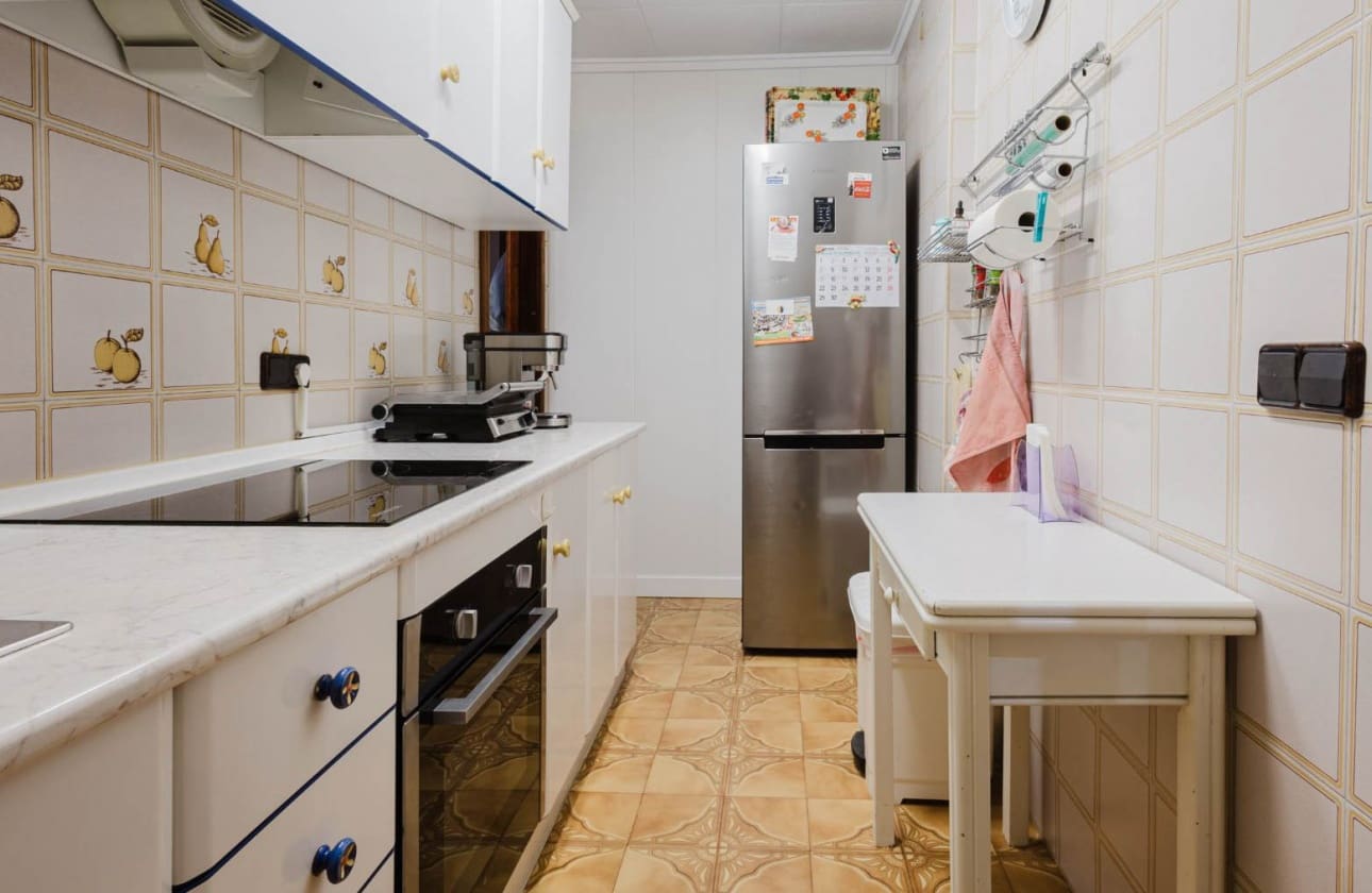 3 makuuhuone Ranta-asunto myytävänä paikassa Torrevieja mukana uima-altaan - 249 500 € (Ref: 9795138)