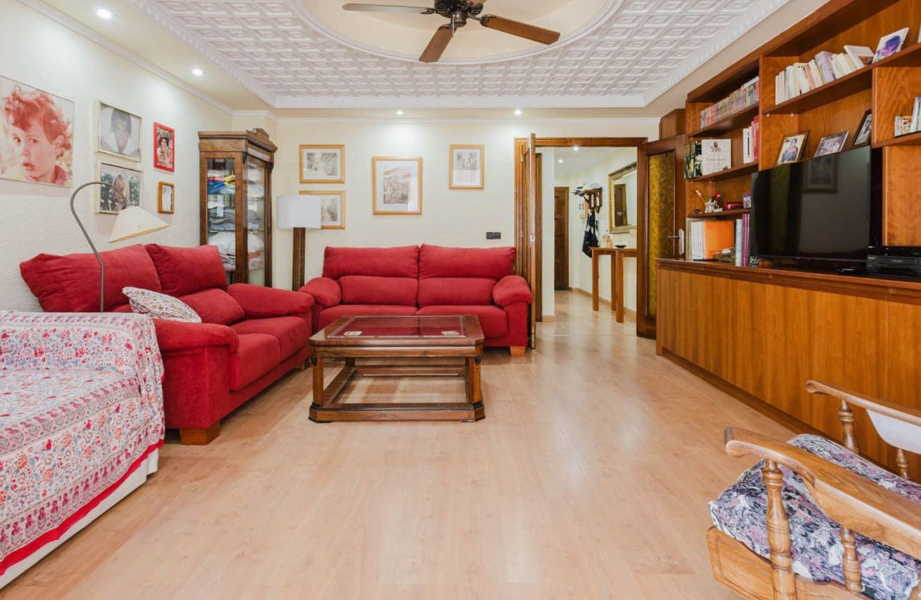 3 makuuhuone Ranta-asunto myytävänä paikassa Torrevieja mukana uima-altaan - 249 500 € (Ref: 9795138)