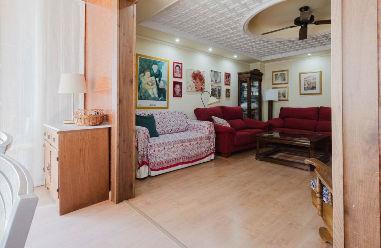 3 makuuhuone Ranta-asunto myytävänä paikassa Torrevieja mukana uima-altaan - 249 500 € (Ref: 9795138)