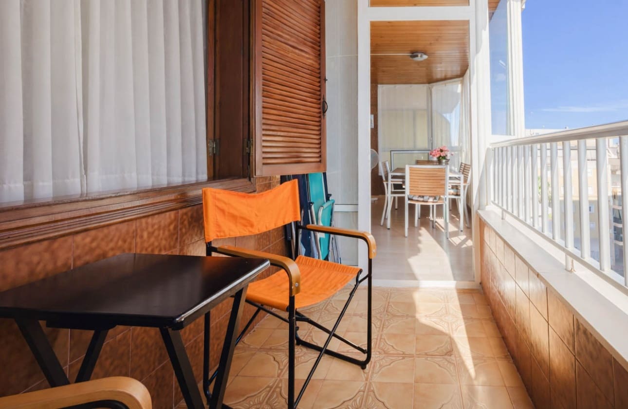 3 makuuhuone Ranta-asunto myytävänä paikassa Torrevieja mukana uima-altaan - 249 500 € (Ref: 9795138)