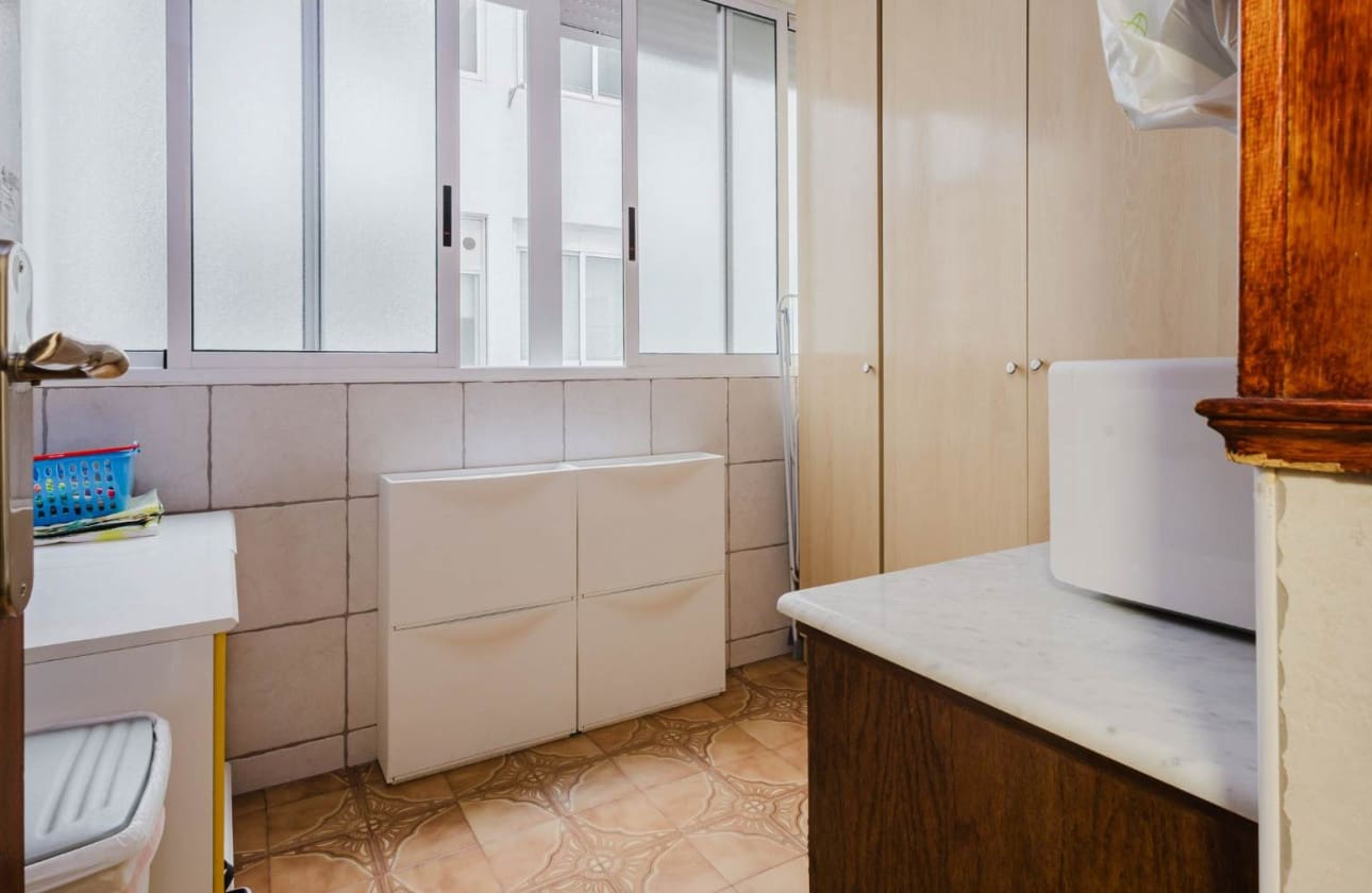 3 makuuhuone Ranta-asunto myytävänä paikassa Torrevieja mukana uima-altaan - 249 500 € (Ref: 9795138)