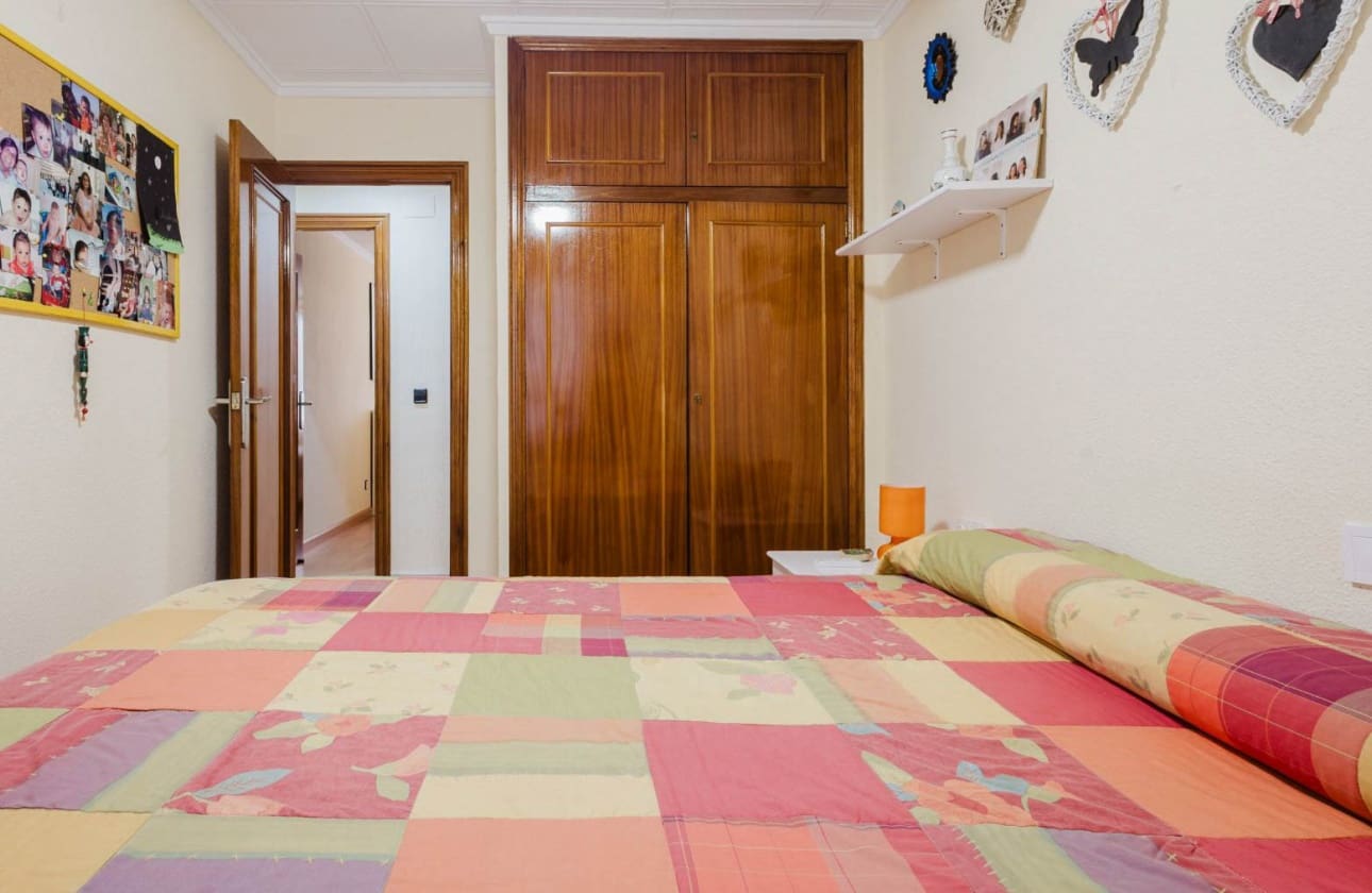 3 makuuhuone Ranta-asunto myytävänä paikassa Torrevieja mukana uima-altaan - 249 500 € (Ref: 9795138)