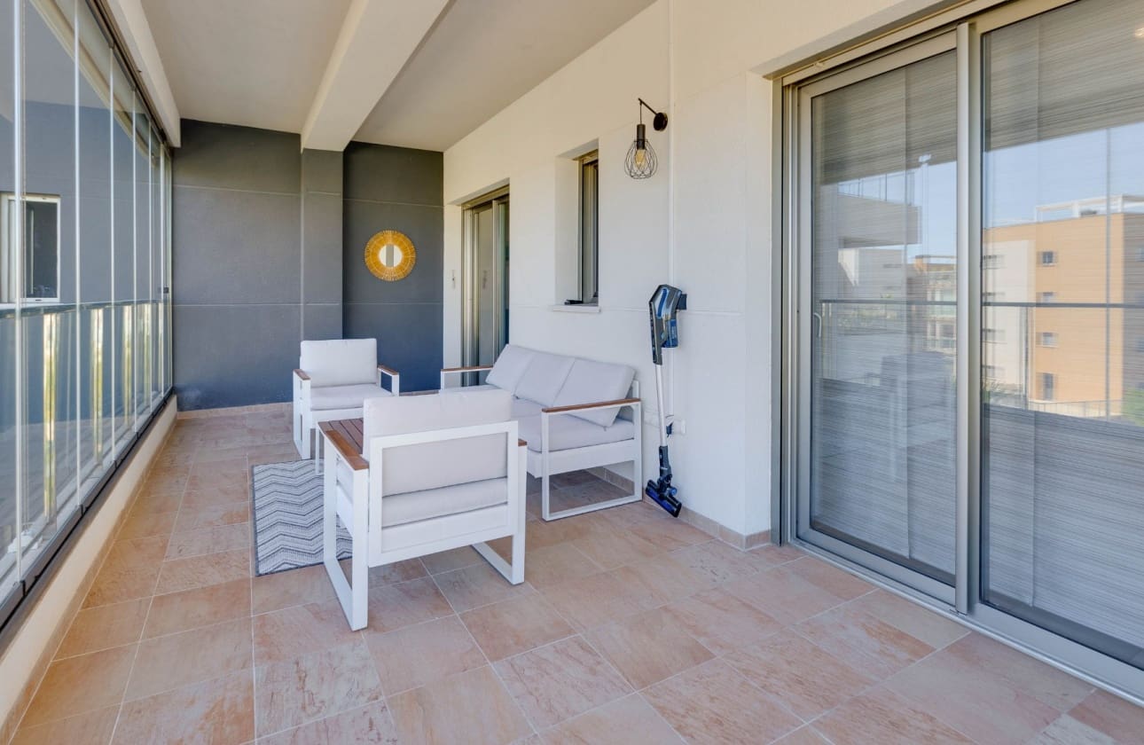 3 makuuhuone Huoneisto myytävänä paikassa Villamartin mukana uima-altaan - 299 000 € (Ref: 9795140)