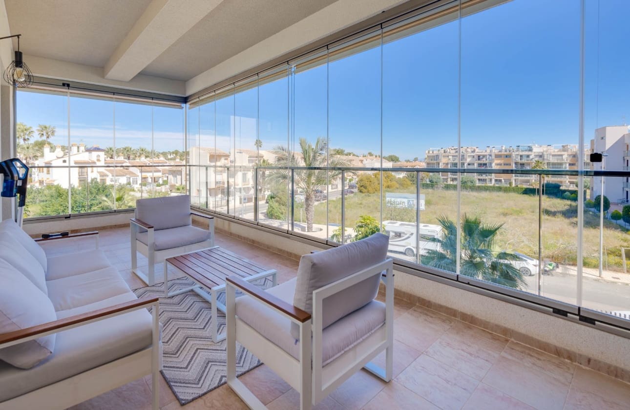 3 makuuhuone Huoneisto myytävänä paikassa Villamartin mukana uima-altaan - 299 000 € (Ref: 9795140)