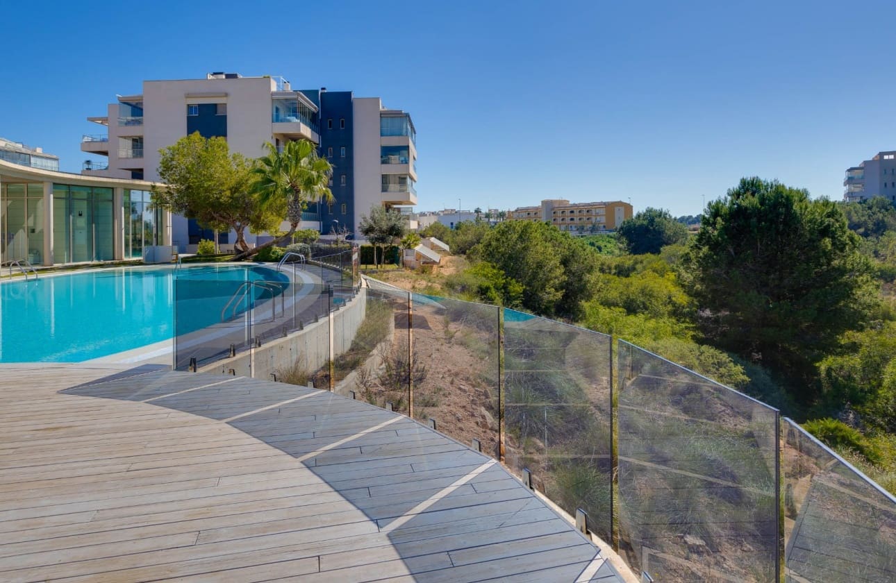 3 makuuhuone Huoneisto myytävänä paikassa Villamartin mukana uima-altaan - 299 000 € (Ref: 9795140)