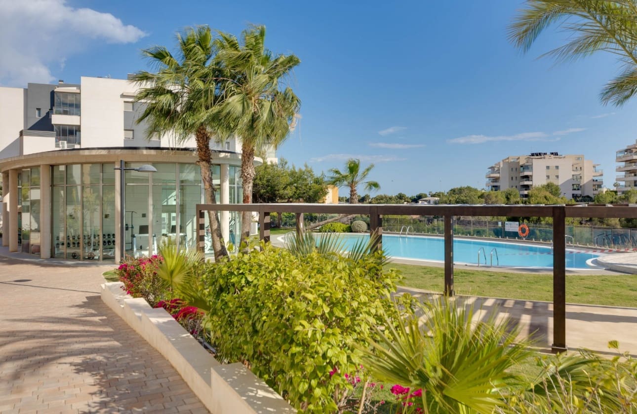 3 makuuhuone Huoneisto myytävänä paikassa Villamartin mukana uima-altaan - 299 000 € (Ref: 9795140)