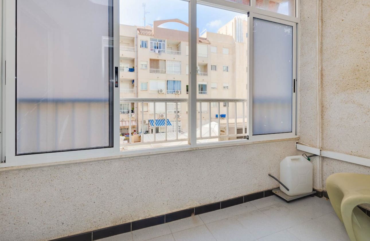 1 sypialnia Apartament na sprzedaż w Torrevieja - 99 990 € (Ref: 9795141)