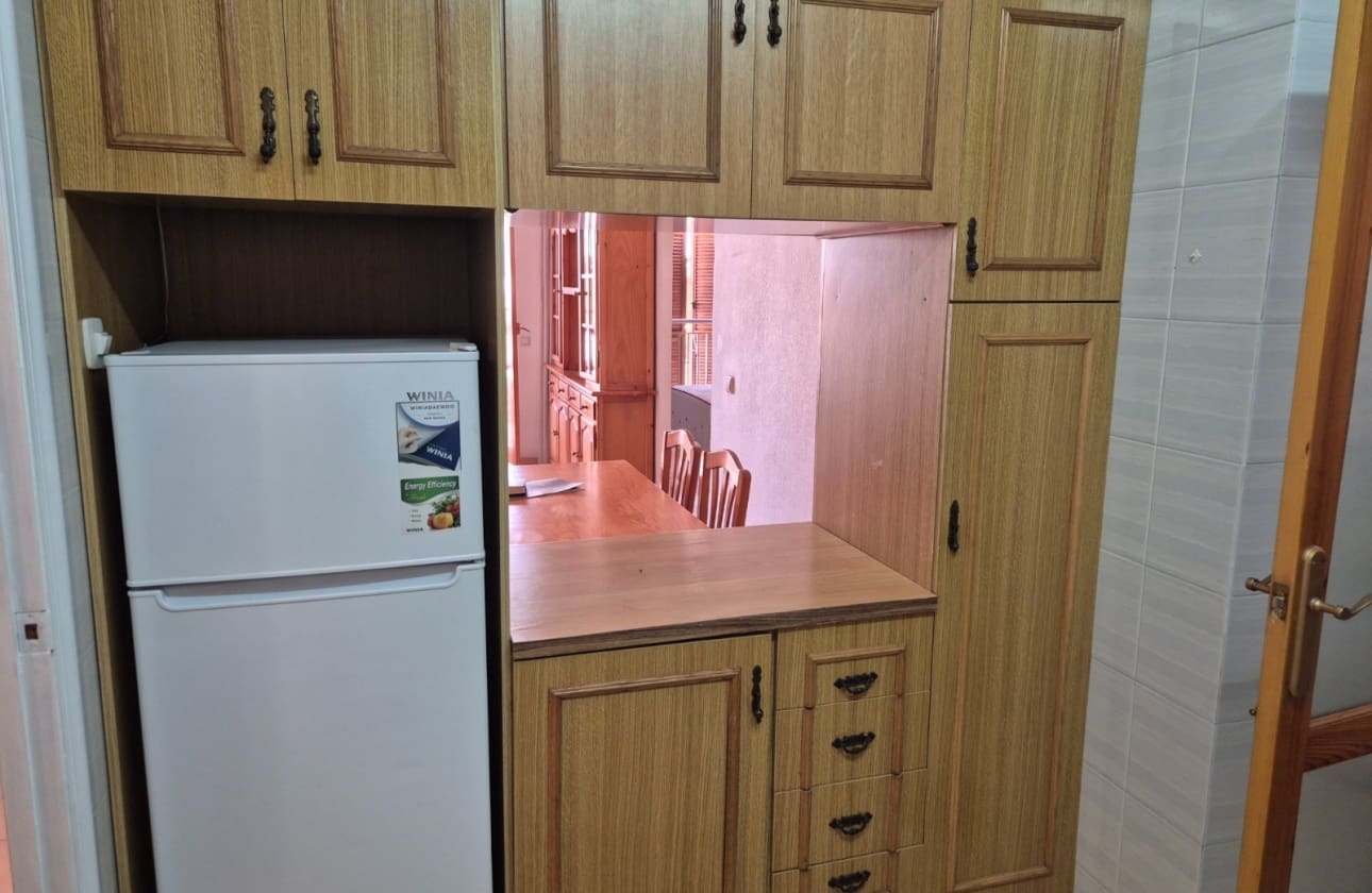 2 soveværelse Strandlejlighed til salg i Torrevieja med swimmingpool - € 139.900 (Ref: 9795144)