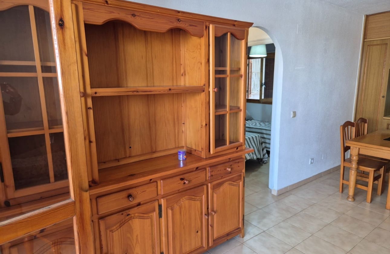 2 soveværelse Strandlejlighed til salg i Torrevieja med swimmingpool - € 139.900 (Ref: 9795144)