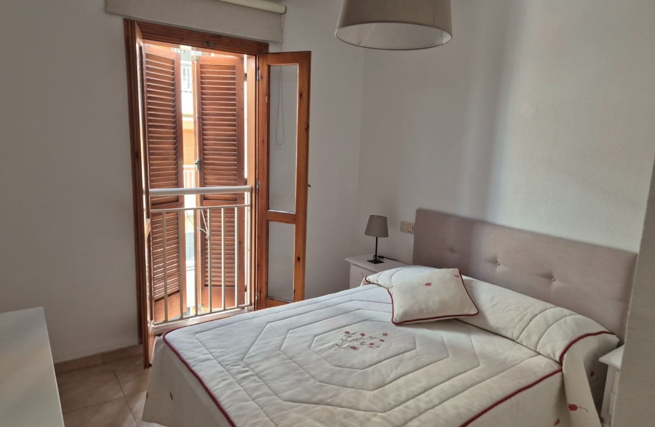 2 soveværelse Strandlejlighed til salg i Torrevieja med swimmingpool - € 139.900 (Ref: 9795144)