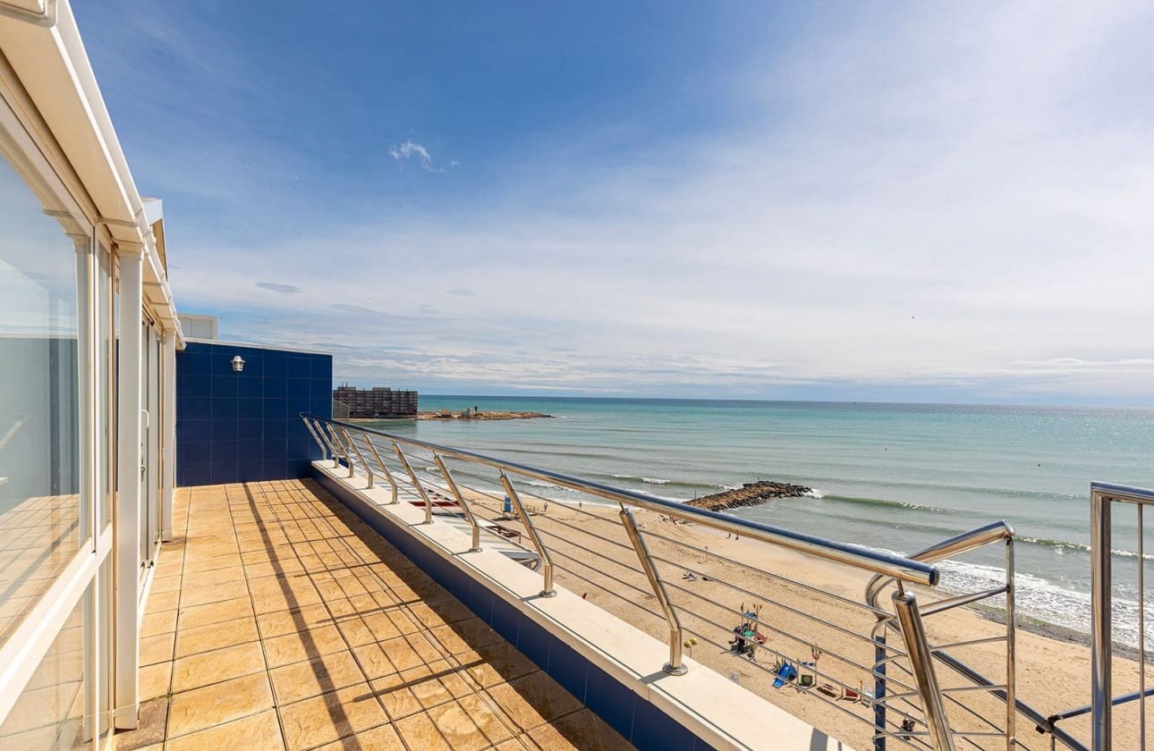 Ático de 2 habitaciones en Torrevieja en venta con piscina garaje - 449.000 € (Ref: 9803767)