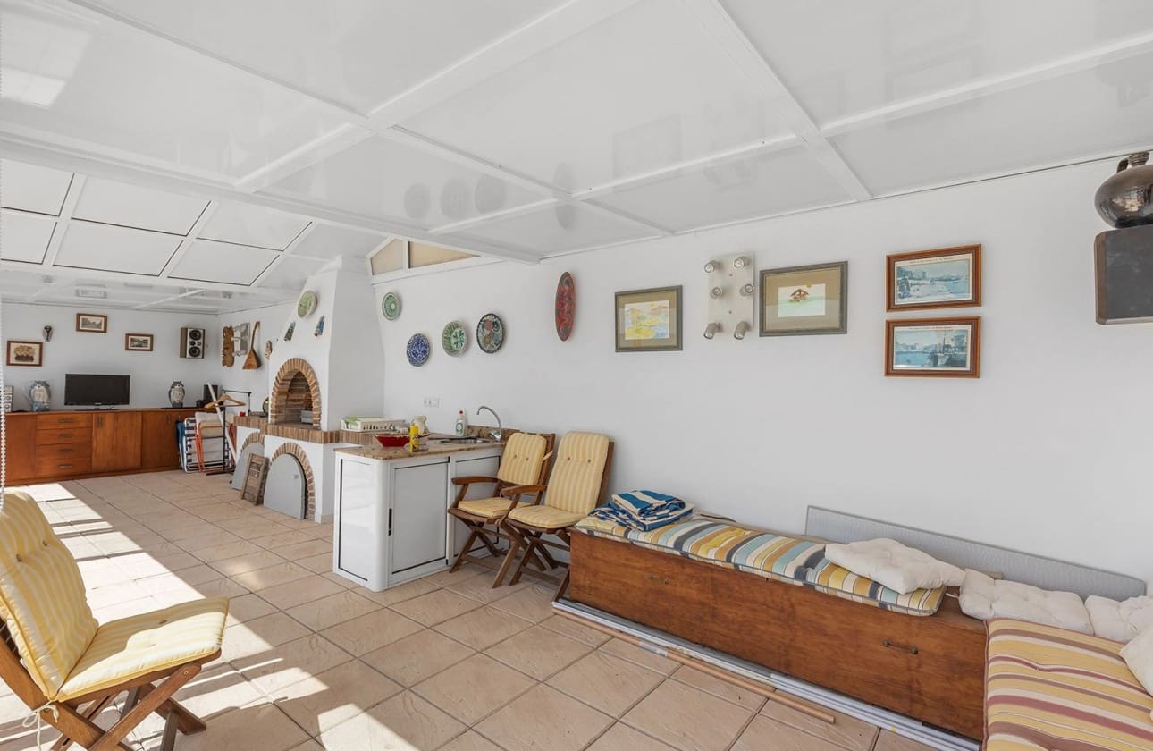 Ático de 2 habitaciones en Torrevieja en venta con piscina garaje - 449.000 € (Ref: 9803767)